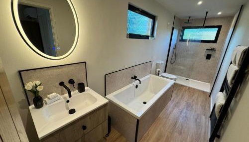 Unbox at Poplar Tree - Photo 5