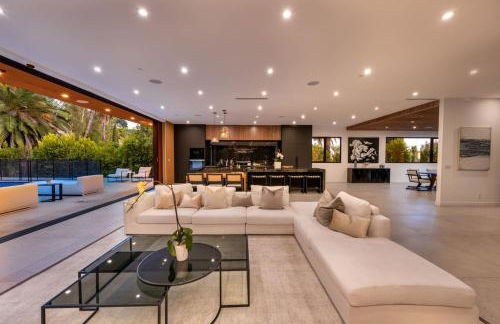 Luxury 6BR Beverly Hills Villa with Pool and Views - Photo 2