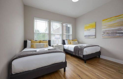 Two Townhomes - Hot Tubs and Rooftop Balconies - Foto 19