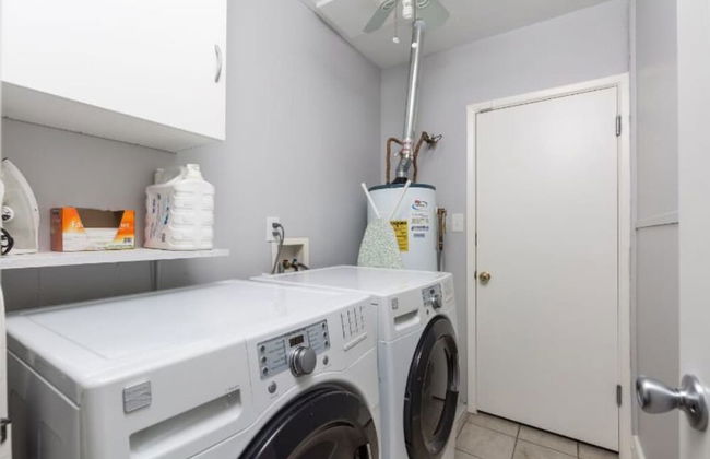 ELM - Modern 4BD / Private Pool & Walk to Biltmore - Foto 8