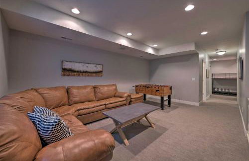 Modern Huntsville Resort Retreat with Deck and Hot Tub - Foto 10