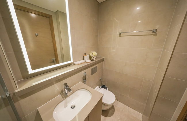 Yogi - Bright Apartment With Panoramic CityScape Views - Photo 18