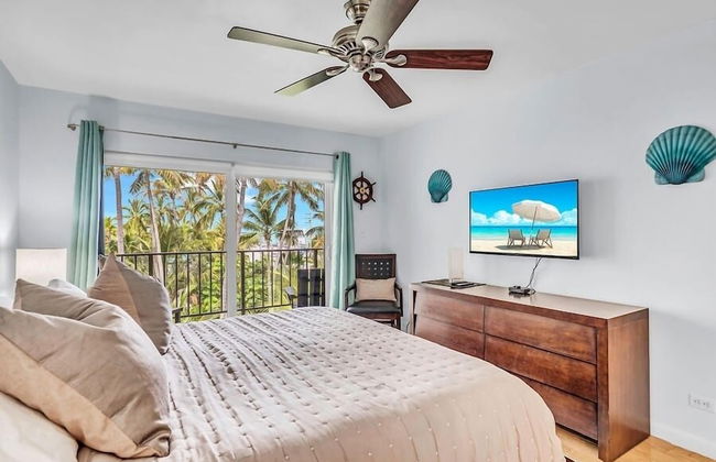 Updated Unit With Beautiful Florida Bay Sunsets 1 Bedroom Condo by RedAwning - Photo 3