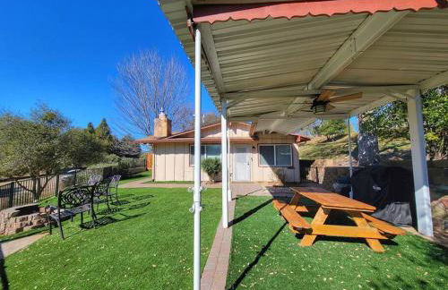 Yosemite Gateway Cottage - King Suite - Mountain Views - Foto 32