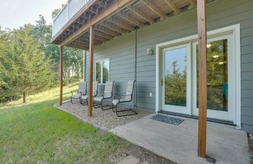 Family-Friendly Lakeview Cottage with Deck and View - Foto 21