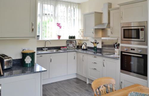 Station House - Hw7742 - Photo 5