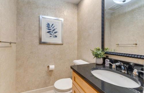 Luxe Long Lake Estate! Courts, Pool and Game Room - Foto 23