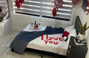 AMIRI Hollywood 5 mins from Hard Rock Stadium & The Guitar - Foto 49