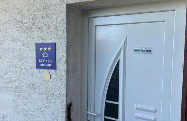 Plesivica Hillside Holiday Home With Hot -tub - Foto 44