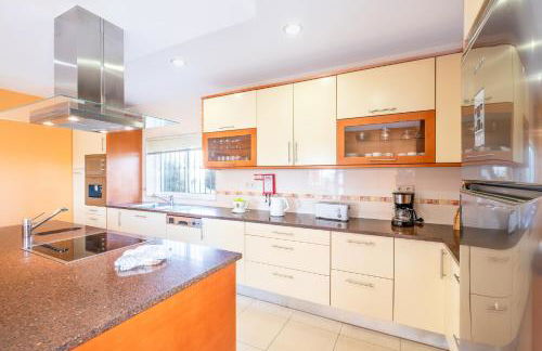 Villa Cordeiro - Heated Pool - Free wi-fi - Air Con - Foto 12