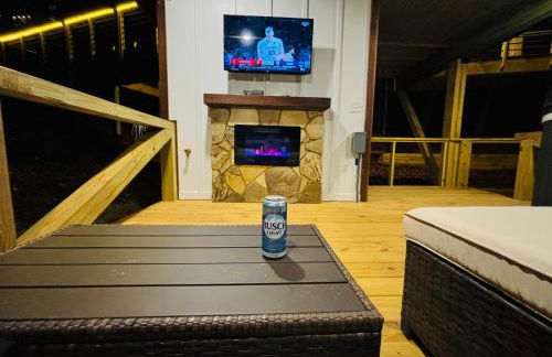 Cozy Treehouse w Hot Tub, Fire Pit, Pet Friendly, Lake Access - Photo 32