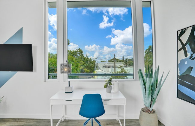 Design District Suites - Photo 44