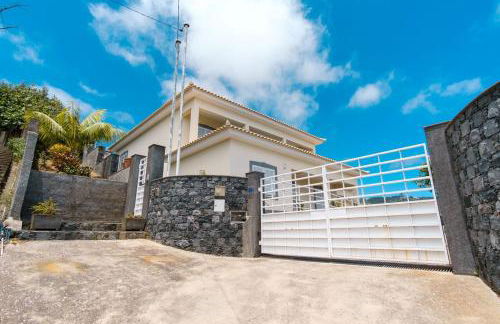 GuestReady - Spacious stay with sea views - Foto 2