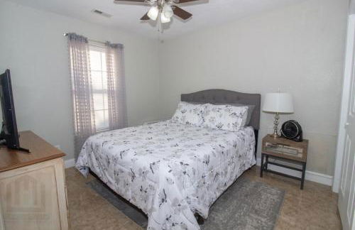 Lafayette's Landing near Fort Wood - Foto 18