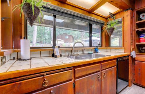 1 Mi to Lake: Hot Tub Haven in Pollock Pines! - Foto 12