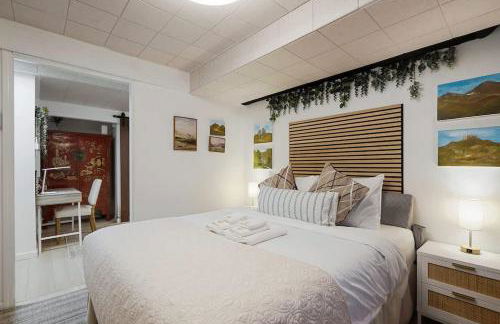 Beach Block 2-Bed with Coastal Palm Trees and Yard - Photo 8