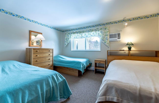 4BR Private Townhouse at Smugglers Notch Resort - Photo 15