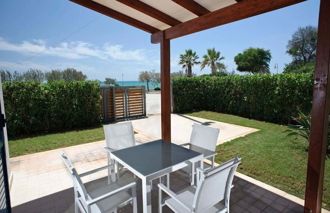 Dolce Mare 2 - Sea Front Apartment - Large Terrace - Wifi and Private Parking - Photo 1