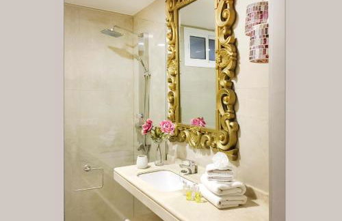 Villa de Lujo con Jardines y Piscina - Foto 35