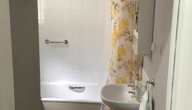 1A River Cottage, Baslow - Photo 4