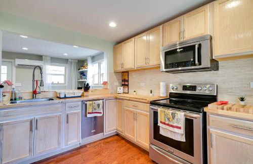 Serene Springfield Retreat on 6 Acres with Hot Tub! - Foto 8