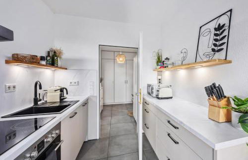 TRABER APARTMENTS Studio Kaffee Terrasse & Parken - Photo 12