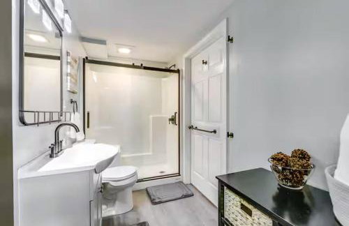 Close to Colleges: Worcester Apt w/ Lake Access! - Foto 14
