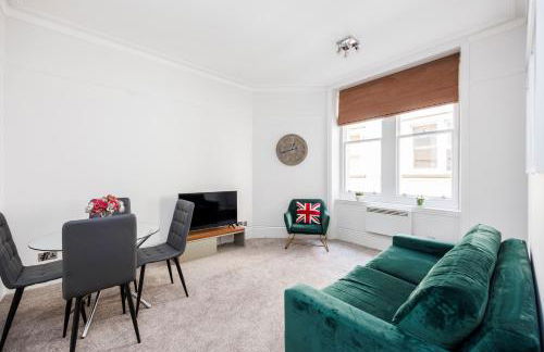 Leicester Square Apartment - Photo 8