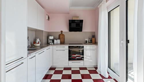 CLS Moderne City-Wohnung Hamburg Tiefgarage, Klimaanlage, Free-TV, 65 Zoll Smart-TV, E-Laden, Balkon, Parken, Nespresso Maschine inklusive Kapseln, Blick über Hamburg, Cafe im Haus, Bus gegenüber, Flex Check In - Foto 4, stove, dishwasher, pet friendly, toaster