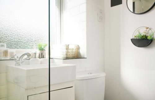 Bright 2BR Aylesbury Home, Sleeps 4, Parking, Work, Leisure, Friendly - Foto 30