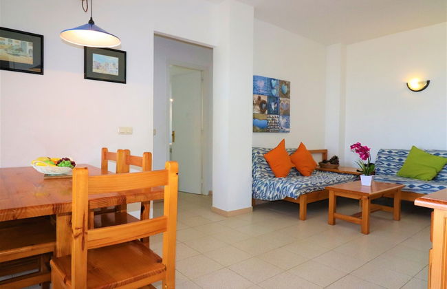 Apartment in Roses Near Sandy Beach - Photo 17
