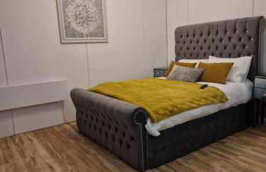 Ty Branwen- Luxury Woodland Lodge with Stunning Views - Photo 12