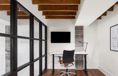 Downtown Luxe Historic Roots & Private Parking - Foto 24