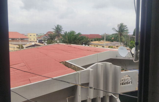 Peach City Apartments - Photo 9