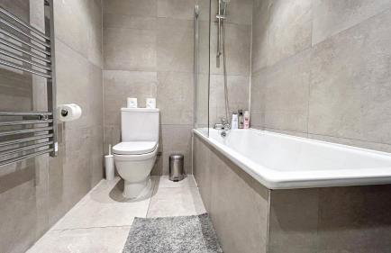 Modern 3-Bedroom flat in St Johns Wood near Marylebone & Regents Park with Balcony - Photo 26