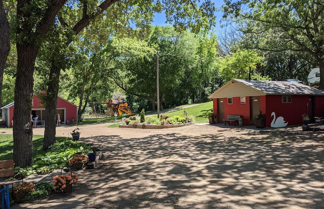 Swan Lake Resort & Campground - Foto 1