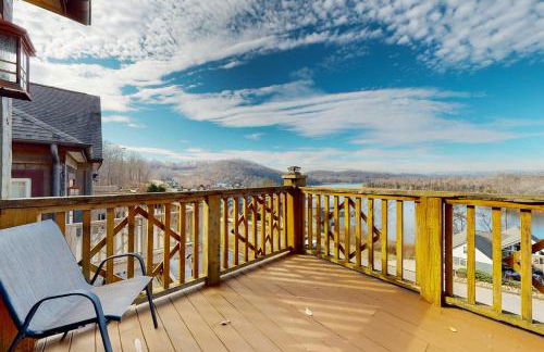 Spacious Lakeview Townhouse Sleeps 8 Deck Grill - Foto 18