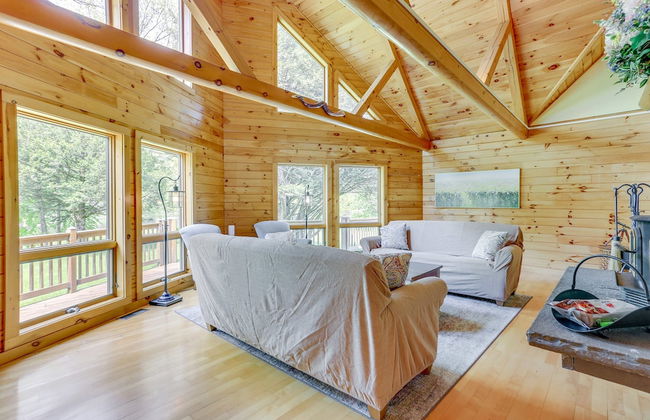 Pocono Dog-Friendly Home on River - Foto 19