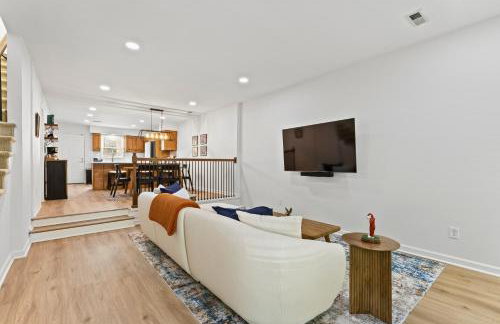 Aubie's Hangout - Walk to Downtown & Campus! - Foto 7