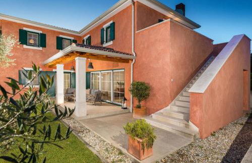 Villa Village by Villsy - with heated pool, spa, private tennis court, golf court, basketball court and playroom - Photo 18