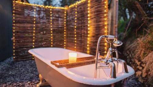 Luxury Glamping Cabin with Outdoor Bath on Cornish Meadow - Foto 4