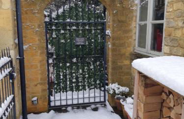 Castle Hideaway in the Cotswolds - Photo 26