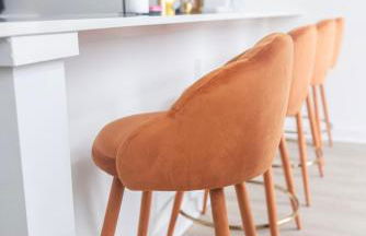 Two Story Penthouse, 2 Bedrooms with 2 and a half bathrooms, 2 Balconies, Skyline View, Pool - Foto 6