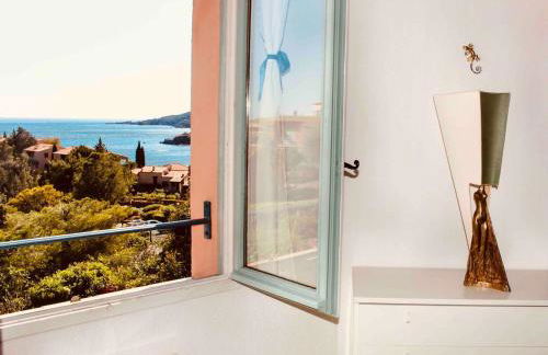 Panoramic Sea View Villa in private residence with pool - Photo 41