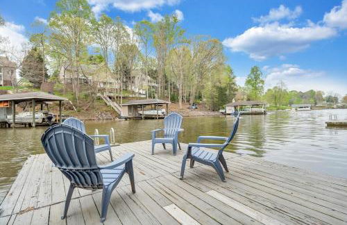 Treetop & Waterfront! Hot Tub, Kayaks, Game Room - Foto 27