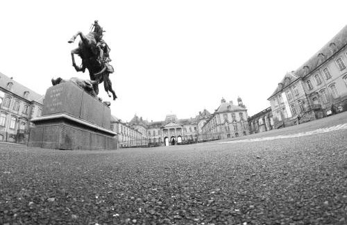 Gîte Comme Chez Vous à Lunéville confort, calme et séjour en Lorraine - Foto 20