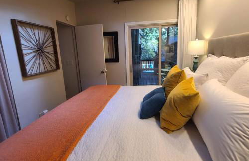 Dhyana Redwoods Fire Table Nearby River Access Ping Pong & Arcade Games - Foto 26