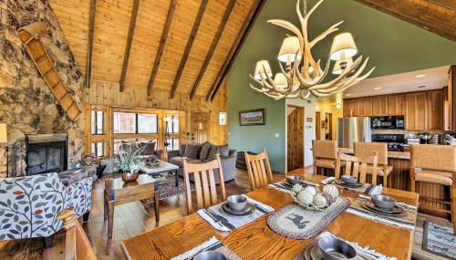 Spacious Lake Arrowhead Home with 2 Decks and Views - Foto 3