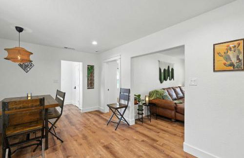 Newly Remodeled 3 Bedroom Bespoke Home Near Fort Worth - Photo 26