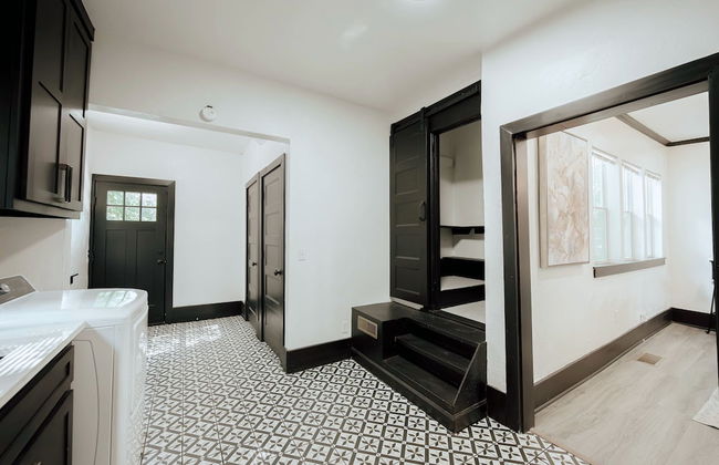 Cozy 6BR Home Near Plaza Dist -sleeps 15 - Photo 59